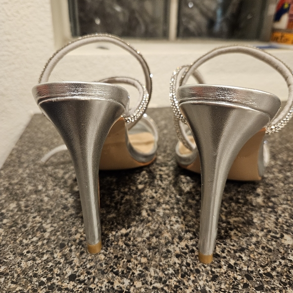 Steve Madden Festive Heels - Picture 4 of 7